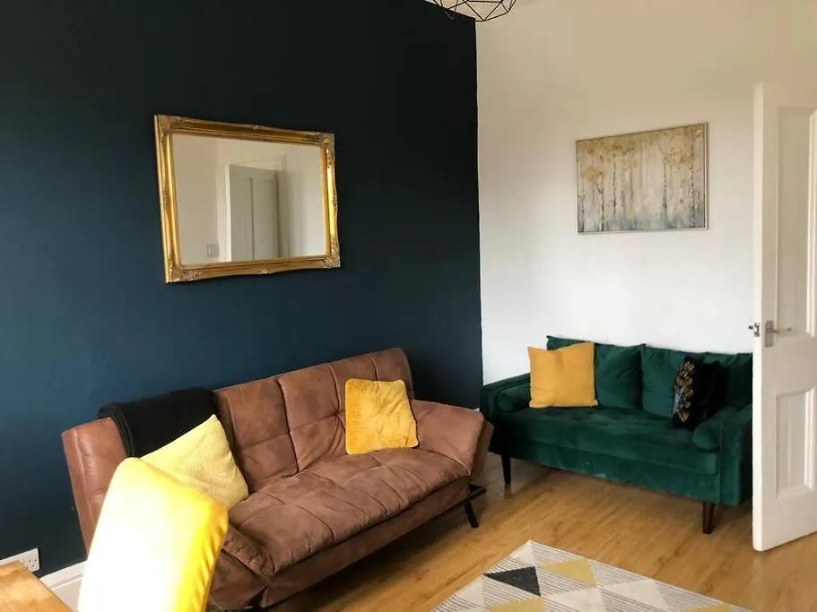 Lovely 2 Bedroom Apartment Close To City Centre Edinburgh